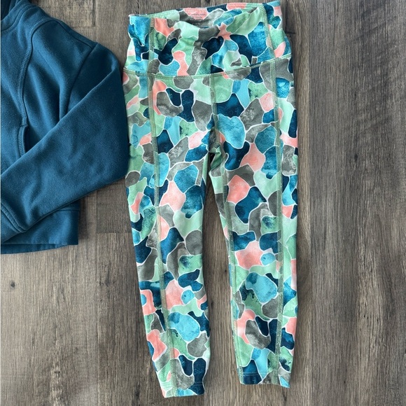 GIRLS ATHLETIC OUTFIT SIZE 4/5 - Picture 3 of 3